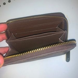 Smaller spacious zipper wallet